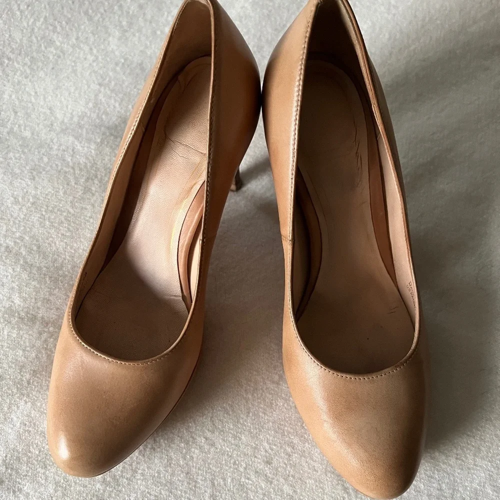 Cole Haan Chelsea Pumps Sandstone Size 6 - Picture 1 of 15